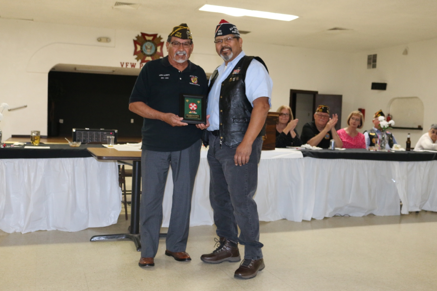 Commander Fernandez presents his Commander's Award to Senior Vice Commander Robert Alderete.